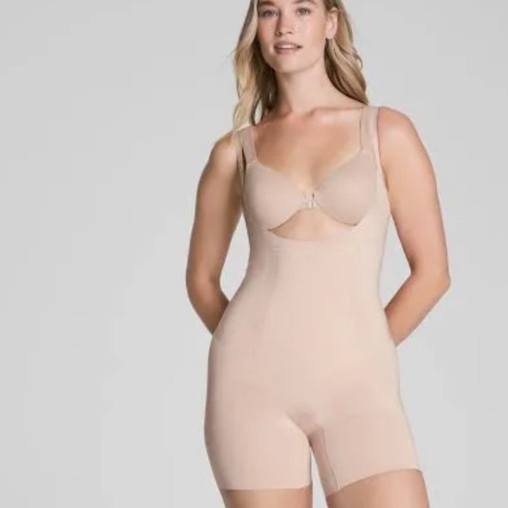 Spanx open boat (mid thigh body suit